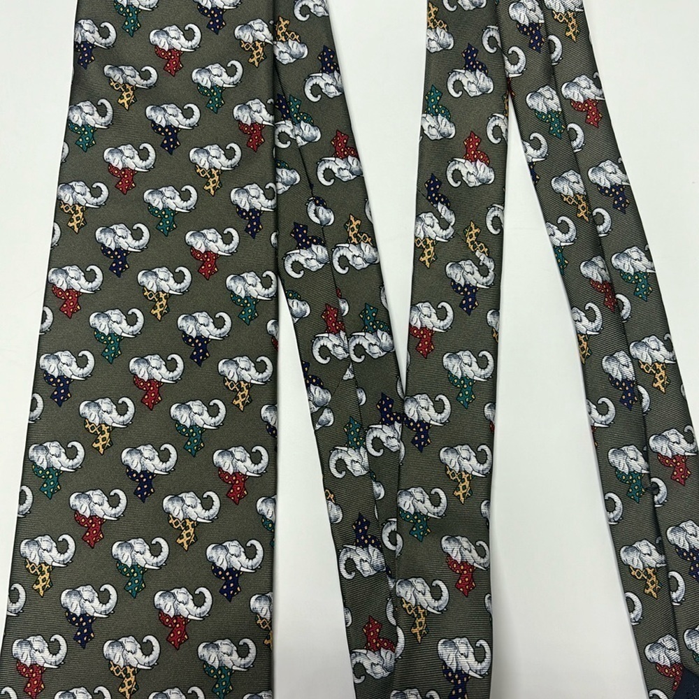 Brooks Brothers silk tie with elephants